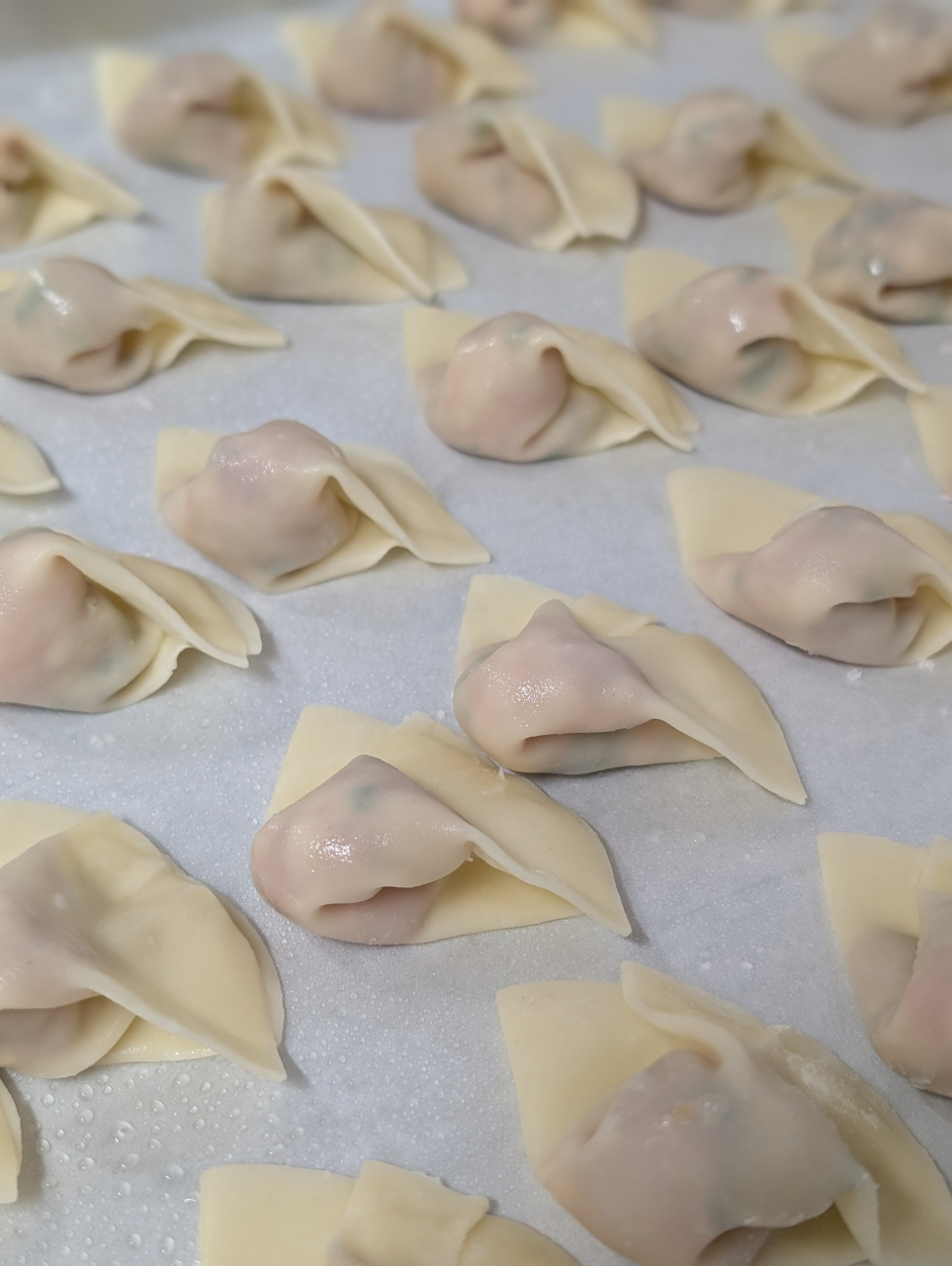 【奉行が語る】ワンタンの由来と四種のタレの極意